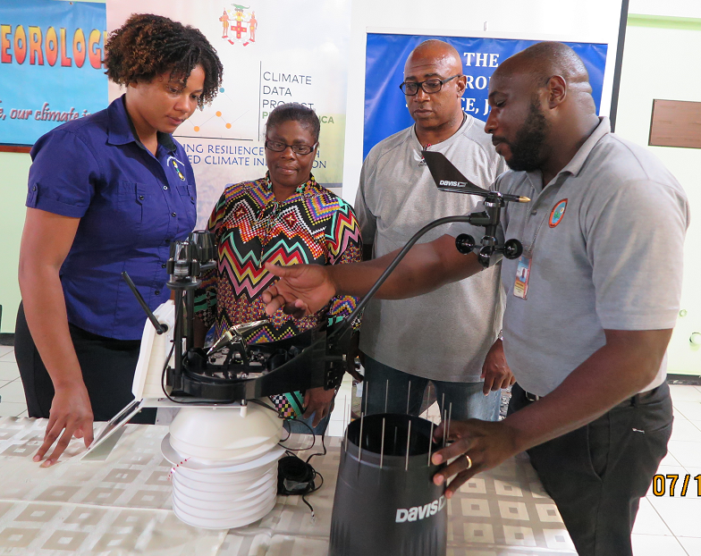 Read more about the article Personnel being Trained in Collecting Weather and Climate Data